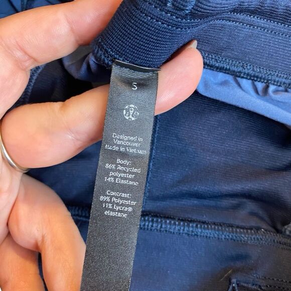 Lululemon Men’s S T.H.E. Short 7" LinerlessGravel Dust True‎ Navy Multi Athletic - Picture 4 of 13